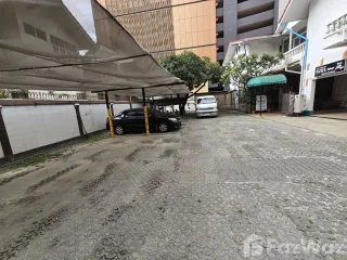 For rent 10 bedrooms house in Khlong Toei, Bangkok
