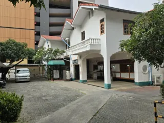 For rent 10 bedrooms house in Khlong Toei, Bangkok