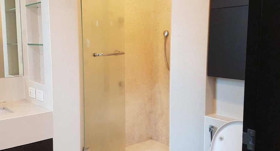 For rent 2 bedrooms condo in Pathum Wan, Bangkok