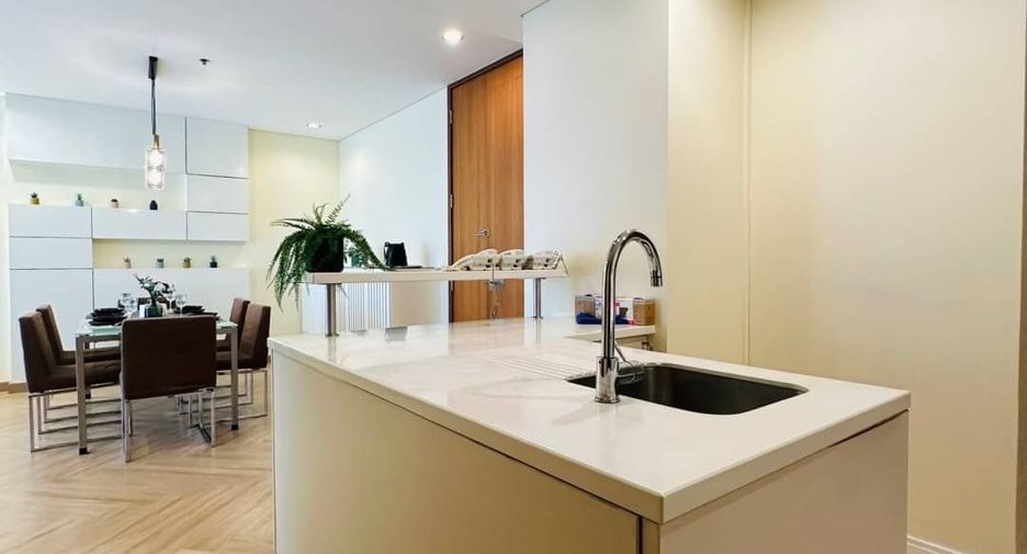 Condo en alquiler de 3 habitaciones en Sathon, Bangkok