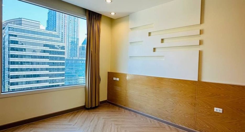 Condo en alquiler de 3 habitaciones en Sathon, Bangkok
