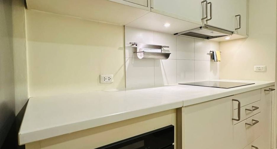 Condo en alquiler de 3 habitaciones en Sathon, Bangkok