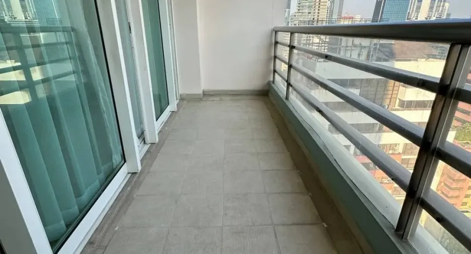 Condo en alquiler de 3 habitaciones en Sathon, Bangkok