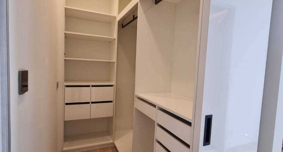 For rent 2 bedrooms condo in Sathon, Bangkok