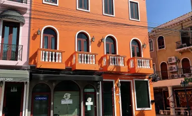 Casa adosada en alquiler de 2 habitaciones en Bang Khen, Bangkok