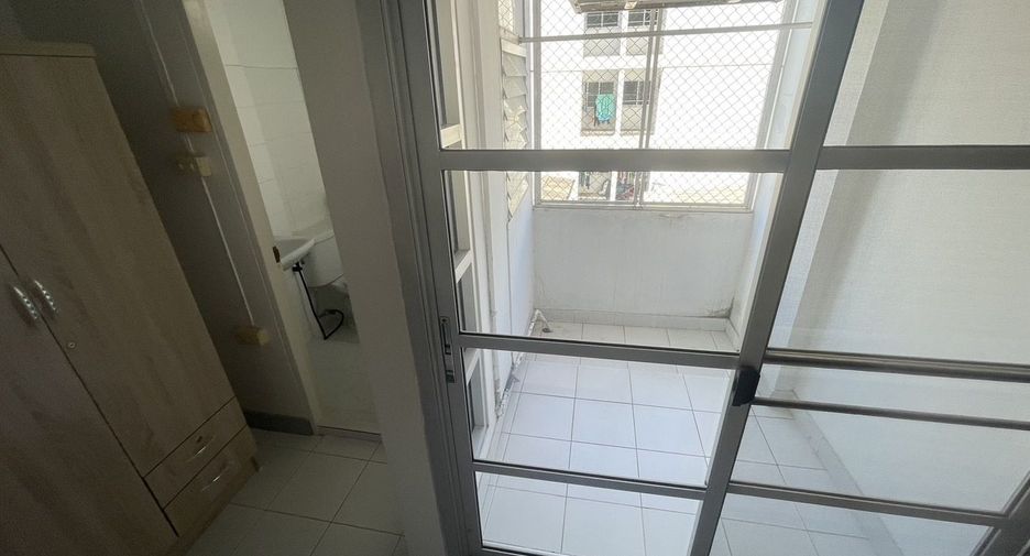 For rent 60 bedrooms apartment in Phra Khanong, Bangkok