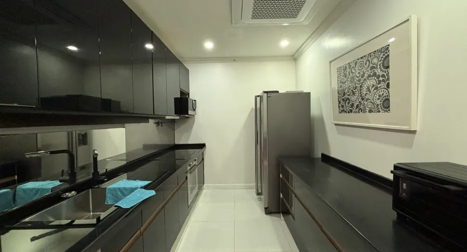 ให้เช่า 3 ห้องนอน คอนโด ใน คลองเตย, กรุงเทพฯ