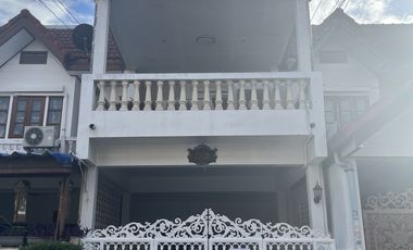 For rent 3 bedrooms townhouse in Bueng Kum, Bangkok