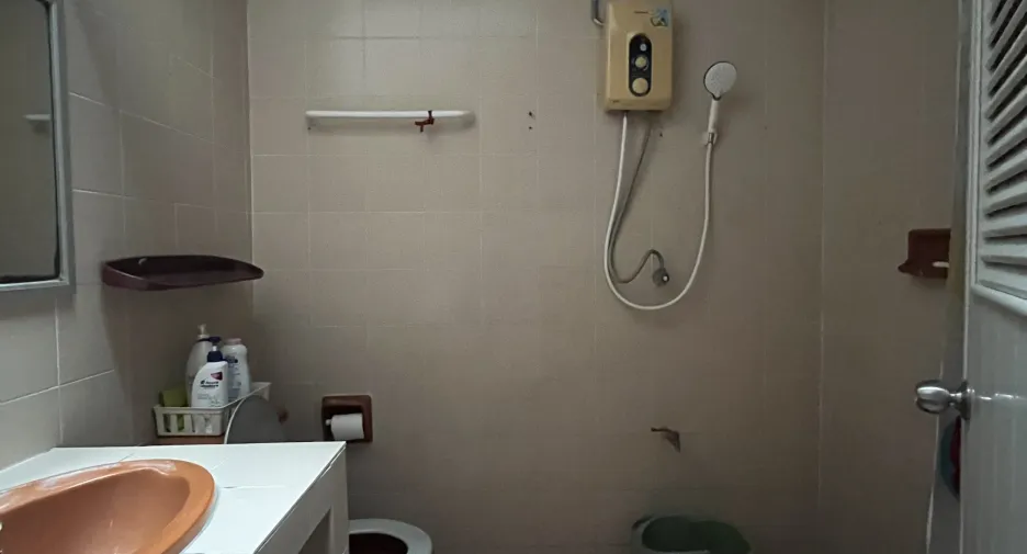 For rent 3 bedrooms townhouse in Bueng Kum, Bangkok