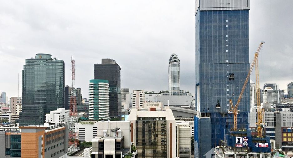 For rent 4 bedrooms condo in Pathum Wan, Bangkok