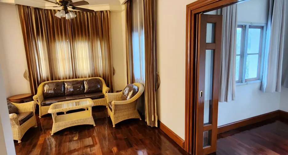 Аренда 4 спальни дом в Bang Phli, Самутпракан