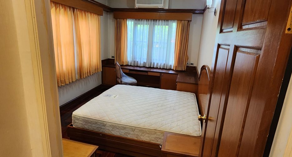Аренда 4 спальни дом в Bang Phli, Самутпракан