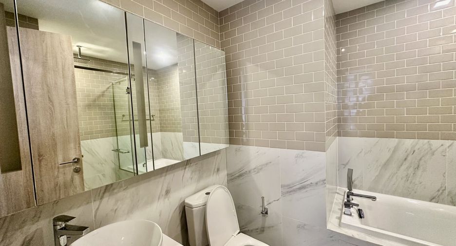 For rent 2 bedrooms condo in Ratchathewi, Bangkok