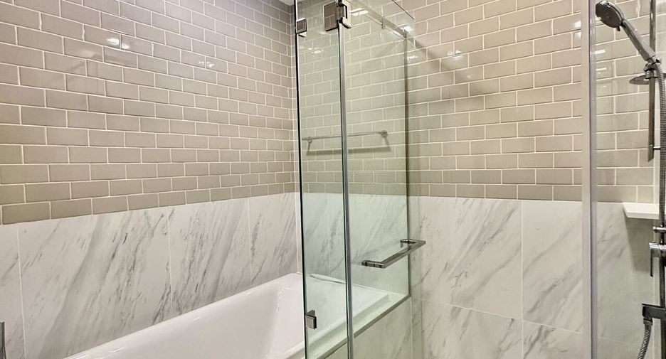 For rent 2 bedrooms condo in Ratchathewi, Bangkok