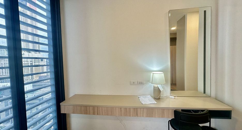 For rent 2 bedrooms condo in Ratchathewi, Bangkok