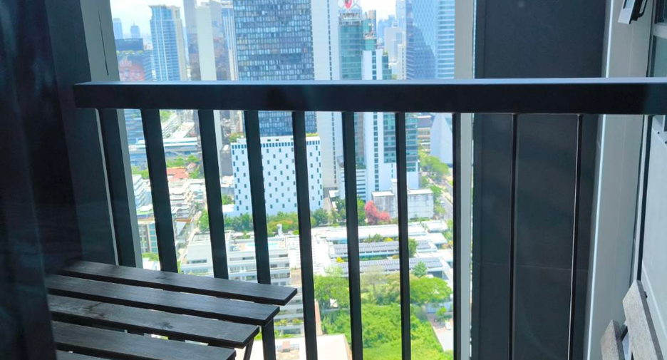 For rent studio condo in Pathum Wan, Bangkok