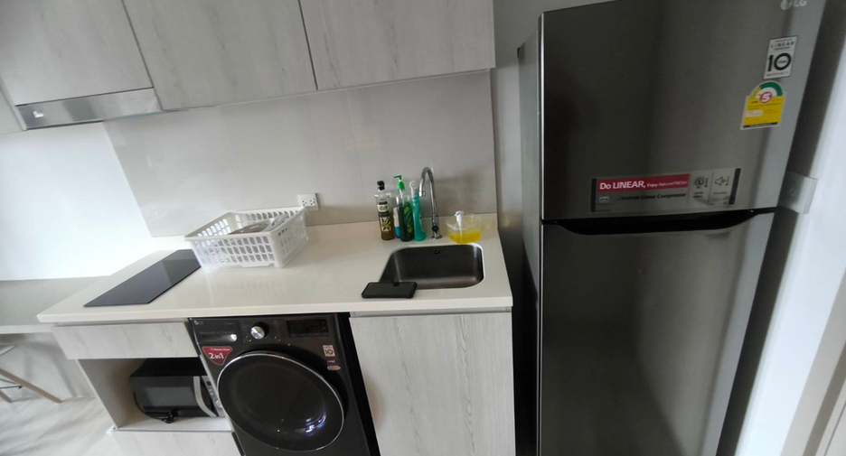 For rent studio condo in Pathum Wan, Bangkok