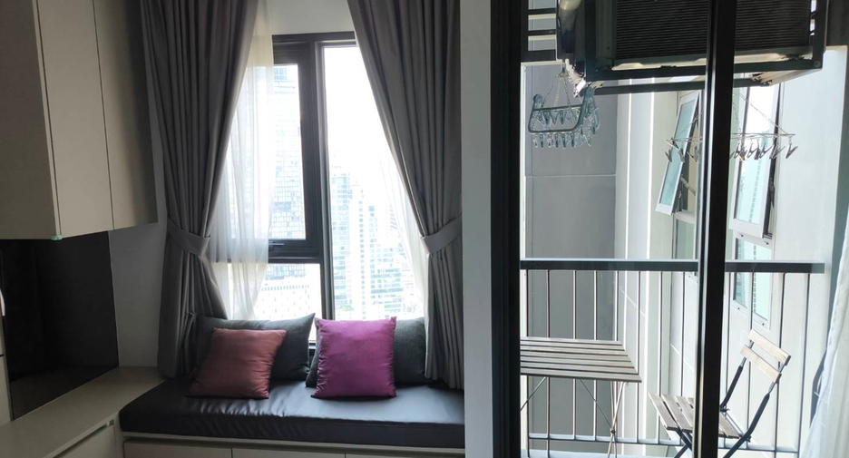 For rent studio condo in Pathum Wan, Bangkok