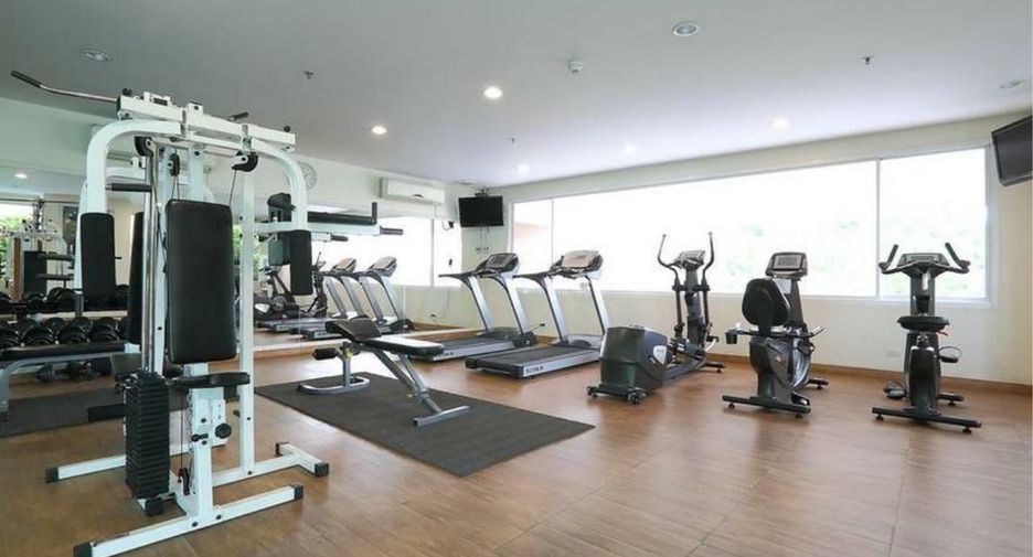 Condo en alquiler de 3 habitaciones en Watthana, Bangkok