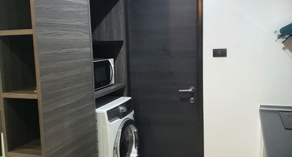 Condo en alquiler de 2 habitaciones en Yan Nawa, Bangkok