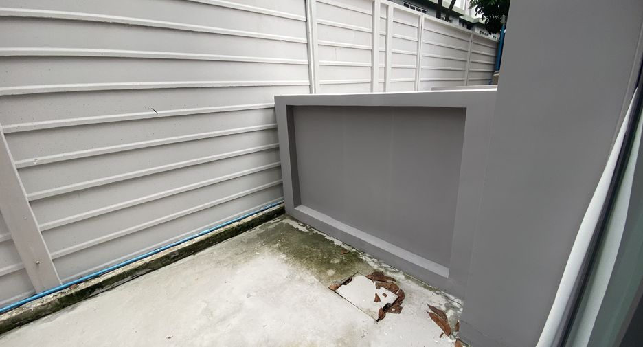 For rent 3 ベッドルーム townhouse in Prawet, Bangkok