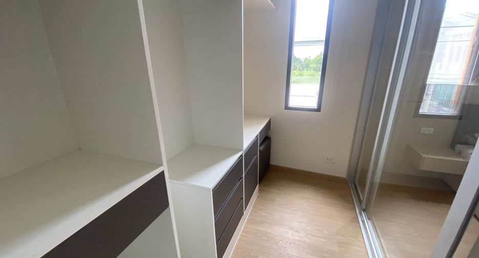 For rent 3 ベッドルーム townhouse in Prawet, Bangkok