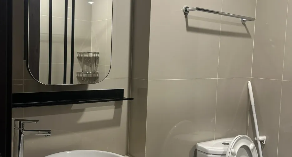 Wohnung zur Miete mit 1 Zimmer in Huai Khwang, Bangkok