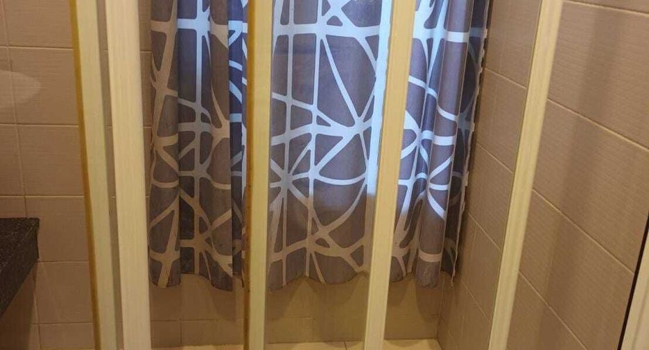 For rent studio condo in Khlong San, Bangkok