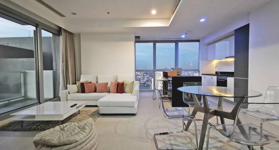 Condo en alquiler de 2 habitaciones en Sathon, Bangkok