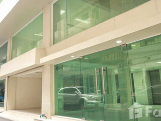 For rent 5 ベッドルーム retail Space in Bang Rak, Bangkok