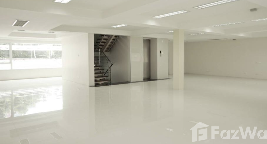For rent 5 bedrooms retail Space in Bang Rak, Bangkok