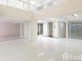 For rent 5 ベッドルーム retail Space in Bang Rak, Bangkok
