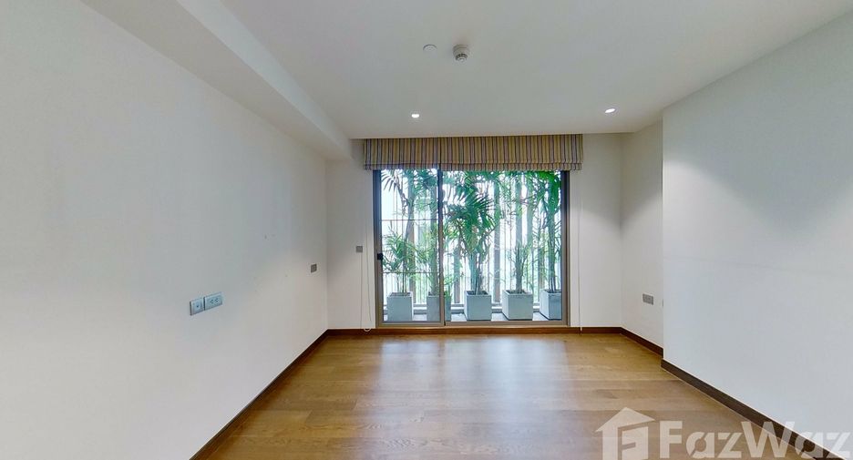 For rent 3 bedrooms condo in Yan Nawa, Bangkok