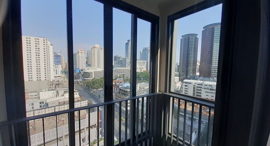 For rent 2 bedrooms condo in Pathum Wan, Bangkok