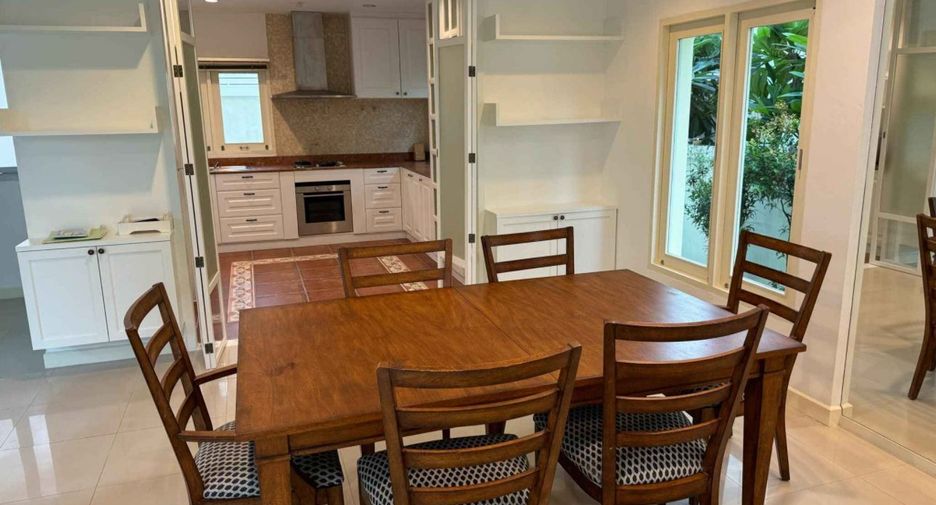For rent 3 bedrooms house in Bang Kapi, Bangkok