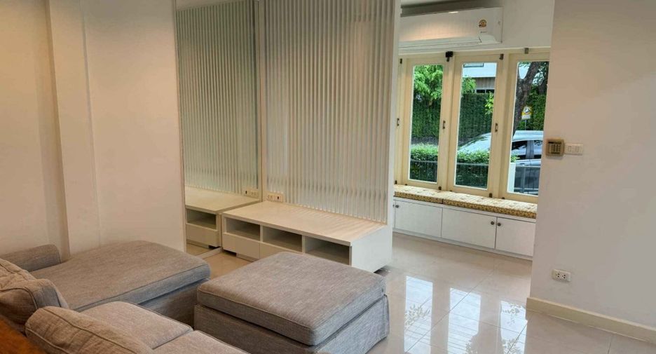 For rent 3 bedrooms house in Bang Kapi, Bangkok