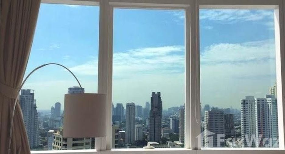 For rent 3 bedrooms condo in Khlong Toei, Bangkok
