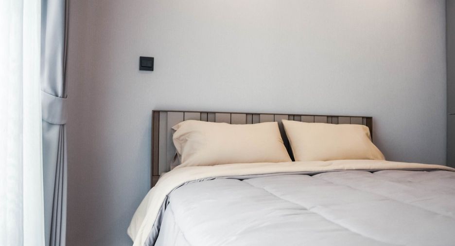 For rent 2 bedrooms condo in Pathum Wan, Bangkok