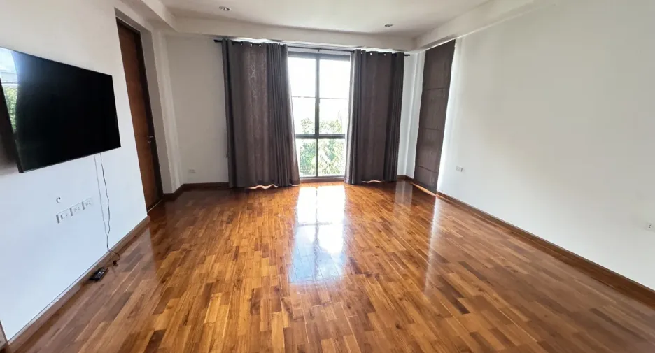 For rent 5 bedrooms house in Bang Na, Bangkok
