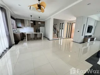 For rent 5 bedrooms house in Bang Na, Bangkok