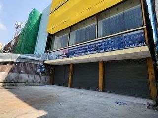 For rent 6 bedrooms townhouse in Mueang Samut Prakan, Samut Prakan