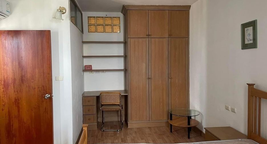 For rent 2 bedrooms condo in Chatuchak, Bangkok