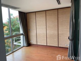 For rent 3 bedrooms townhouse in Yan Nawa, Bangkok