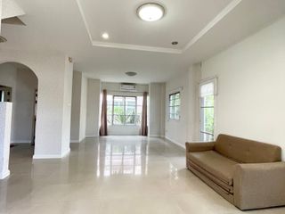 出租 3 卧室 独立屋 在 Bang Phli, Samut Prakan