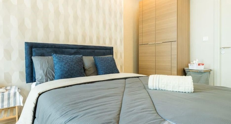 À louer studio condo à Bang Rak, Bangkok