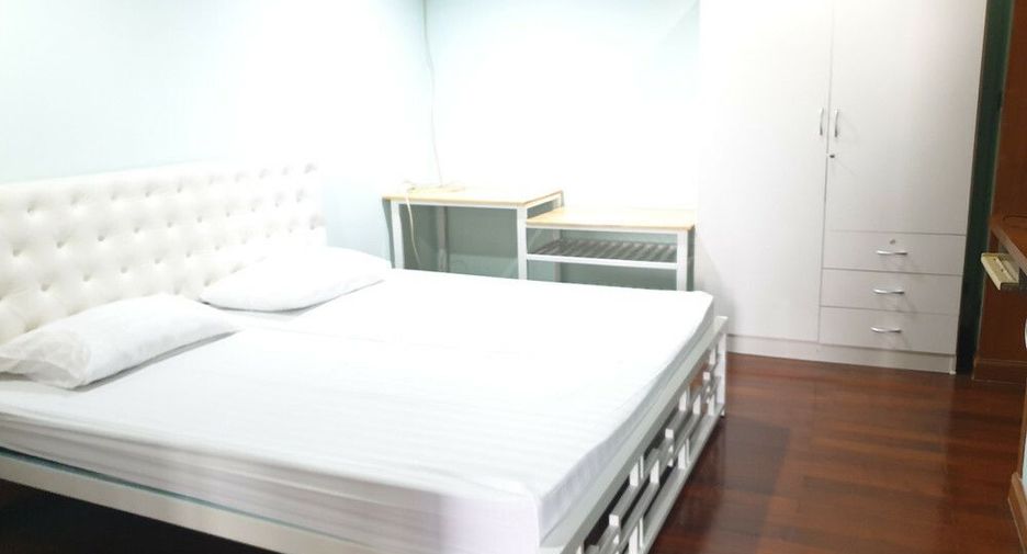 For rent 2 ベッドルーム condo in Watthana, Bangkok
