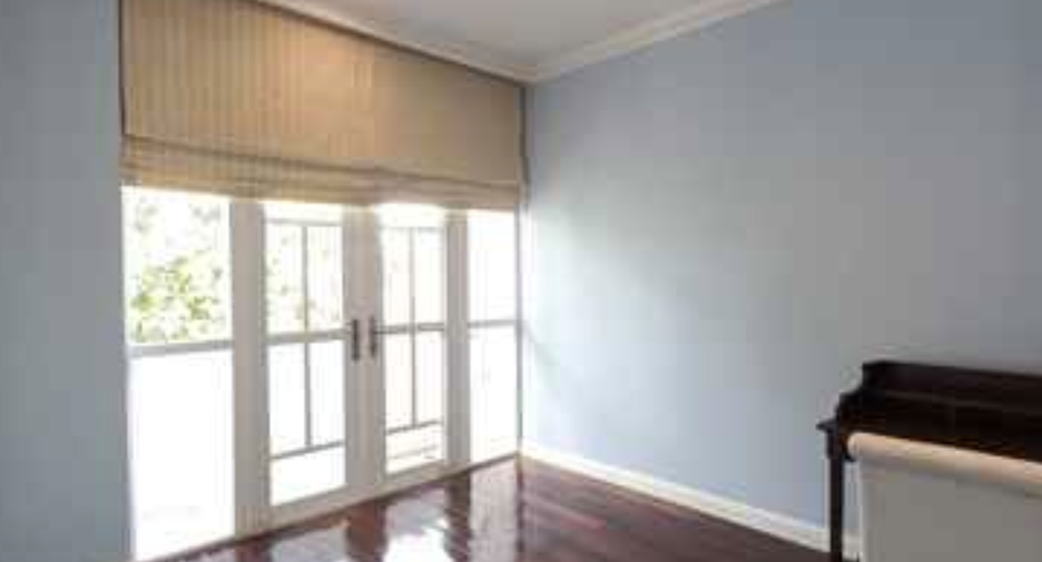 For rent 4 bedrooms house in Phra Khanong, Bangkok