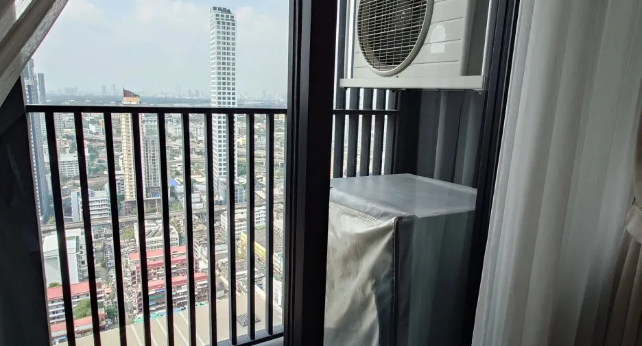 For rent 1 bed condo in Watthana, Bangkok