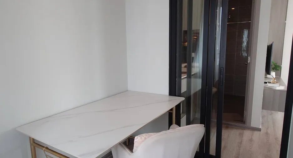 For rent 1 bed condo in Watthana, Bangkok