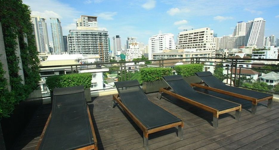 For rent 3 bedrooms condo in Pathum Wan, Bangkok